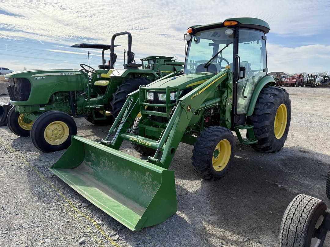 Image of John Deere 4052R Primary image