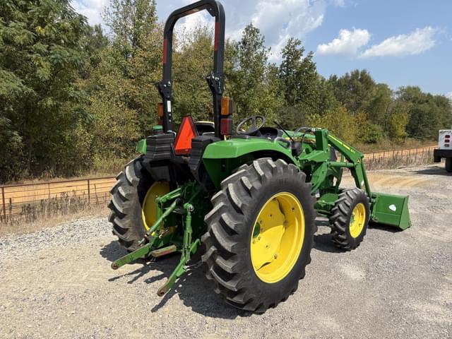 Image of John Deere 4066M equipment image 4
