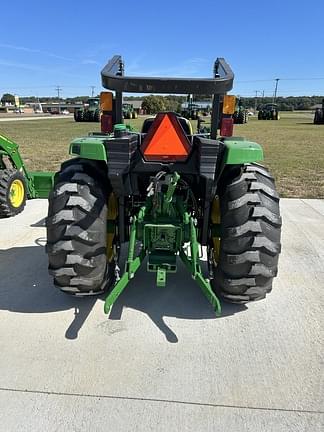 Image of John Deere 4066M equipment image 4