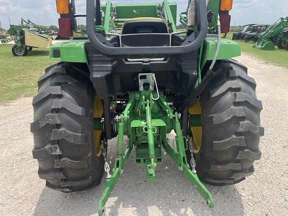 Image of John Deere 4066M equipment image 3