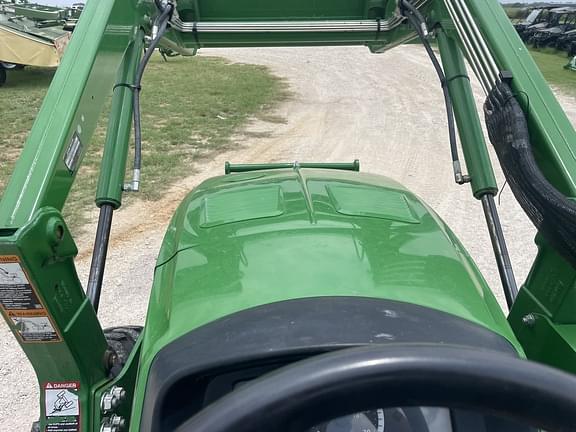 Image of John Deere 4066M equipment image 4