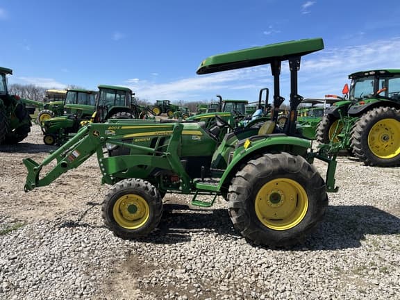 Image of John Deere 4066M equipment image 1