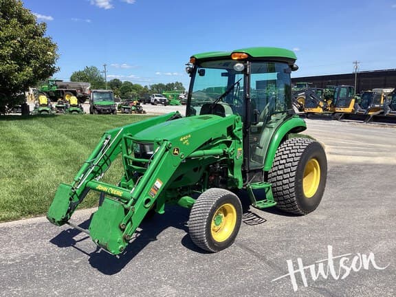 Image of John Deere 4066R equipment image 2