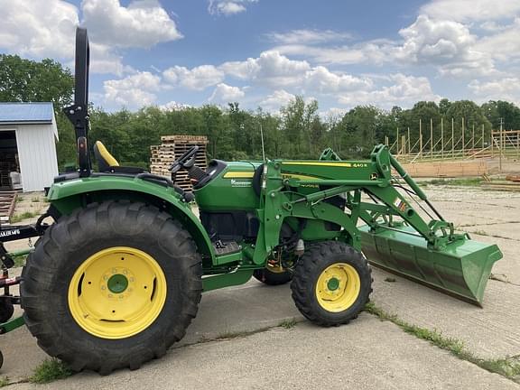 Image of John Deere 4066R equipment image 1