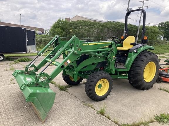 Image of John Deere 4066R equipment image 4
