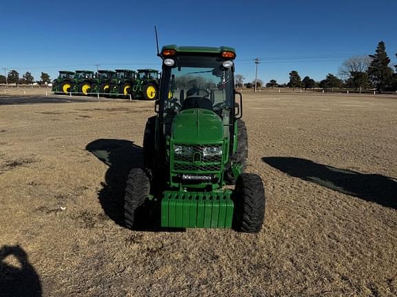 Image of John Deere 4066R equipment image 4