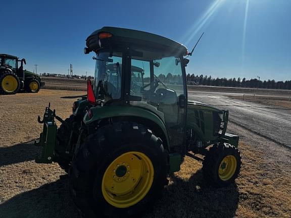 Image of John Deere 4066R equipment image 1