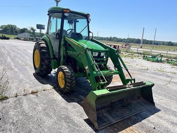 Image of John Deere 4066R equipment image 2