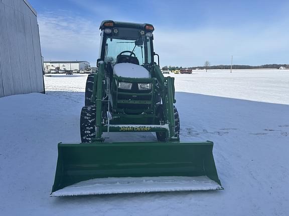 Image of John Deere 4066R equipment image 4