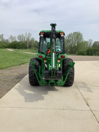 Image of John Deere 4066R equipment image 4