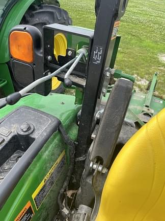 Image of John Deere 4066R equipment image 2