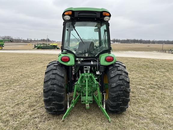 Image of John Deere 4066R equipment image 3