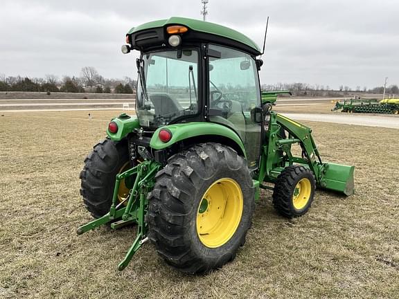 Image of John Deere 4066R equipment image 4