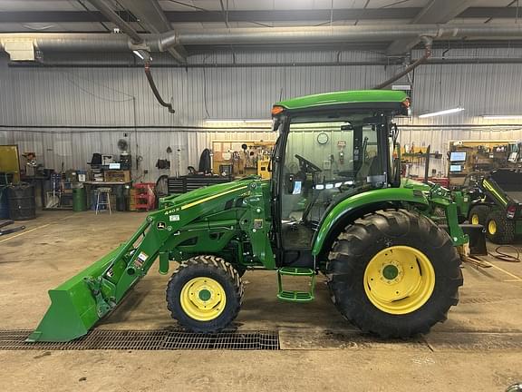 Image of John Deere 4066R equipment image 1