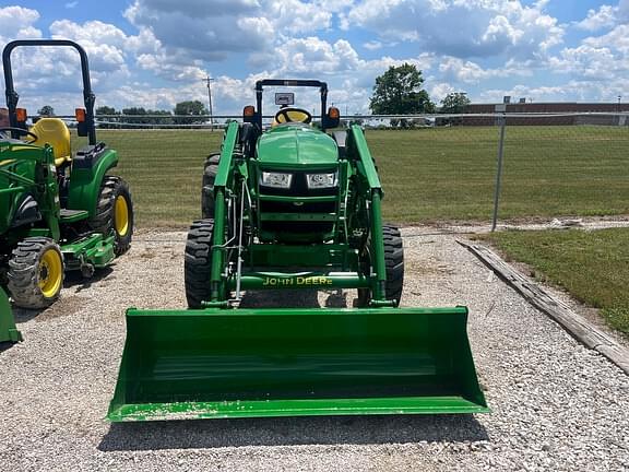 Image of John Deere 4066R equipment image 2