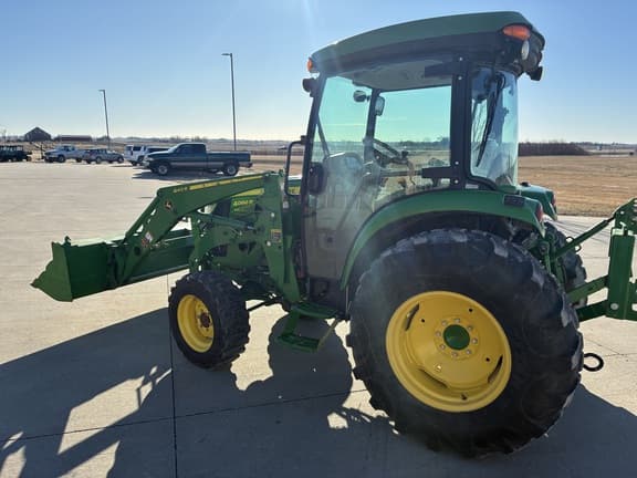 Image of John Deere 4066R equipment image 3