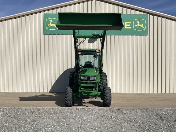 Image of John Deere 4066R equipment image 3