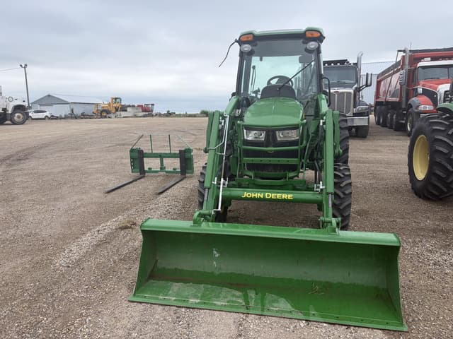 Image of John Deere 4066R equipment image 2