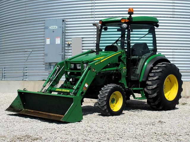 Image of John Deere 4066R equipment image 4