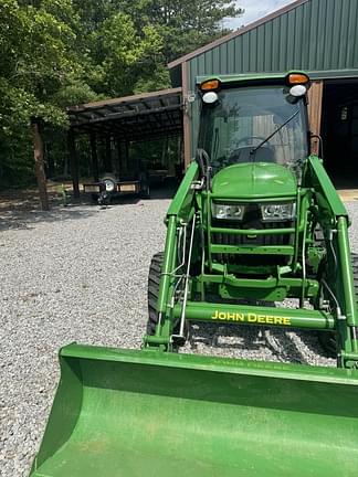 Image of John Deere 4066R equipment image 3