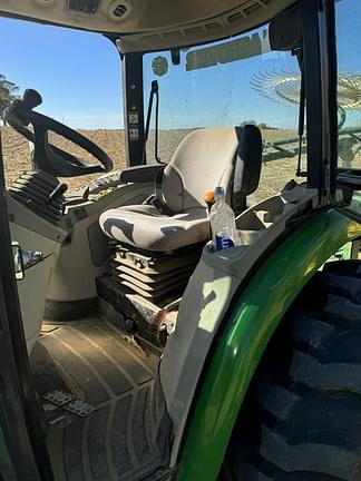 Image of John Deere 4066R equipment image 1