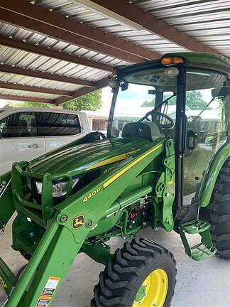 Image of John Deere 4066R equipment image 4