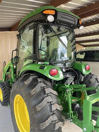 Image of John Deere 4066R equipment image 2