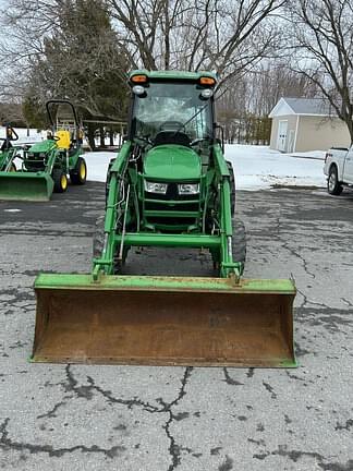 Image of John Deere 4066R equipment image 2