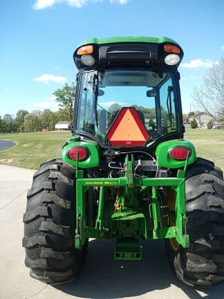 Image of John Deere 4066R equipment image 4