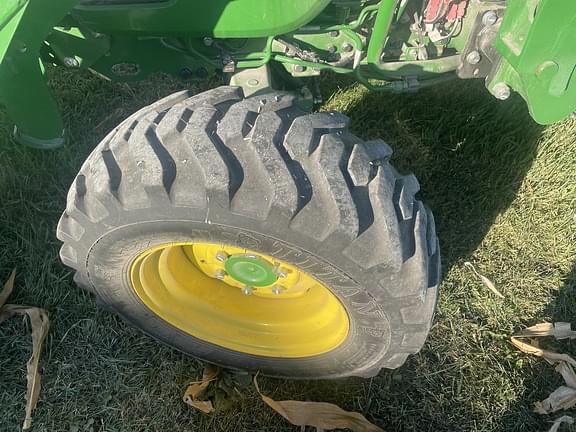 Image of John Deere 4066R equipment image 1