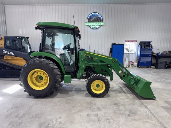 Image of John Deere 4066R equipment image 3