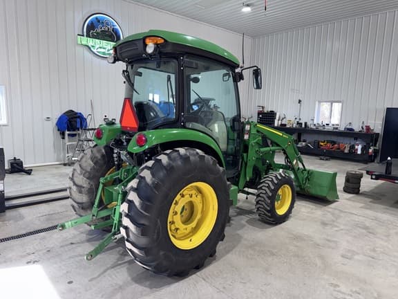 Image of John Deere 4066R equipment image 4