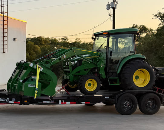 Image of John Deere 4066R equipment image 3