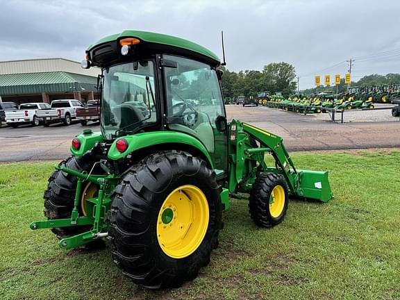 Image of John Deere 4066R equipment image 4