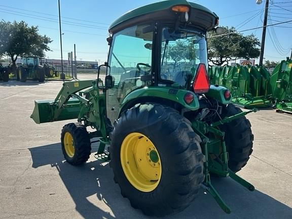 Image of John Deere 4066R equipment image 4