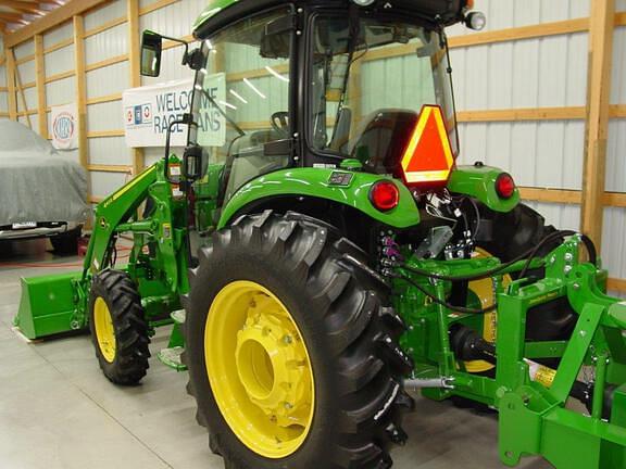 Image of John Deere 4066R equipment image 3