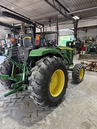 Image of John Deere 4066R equipment image 3