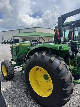 Image of John Deere 4066R equipment image 2