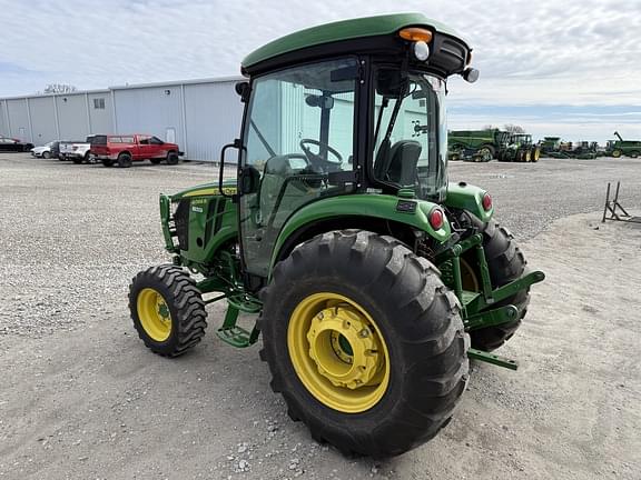 Image of John Deere 4066R equipment image 4