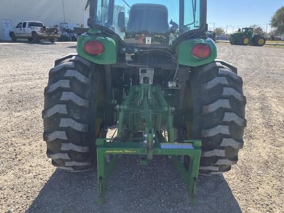 Image of John Deere 4066R equipment image 3