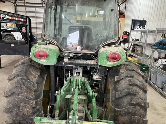 Image of John Deere 4066R equipment image 4