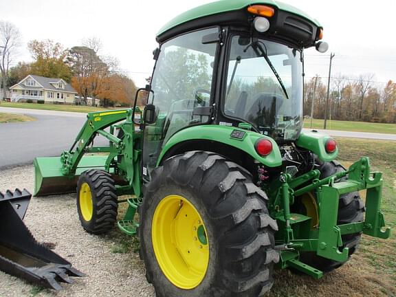 Image of John Deere 4066R equipment image 1