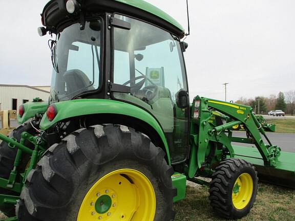 Image of John Deere 4066R equipment image 3