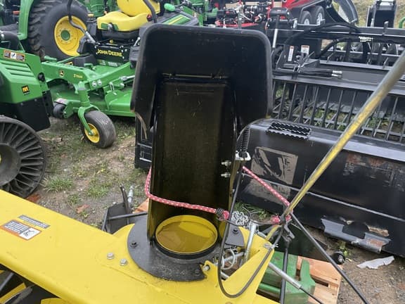 Image of John Deere 44" Snowblower equipment image 4