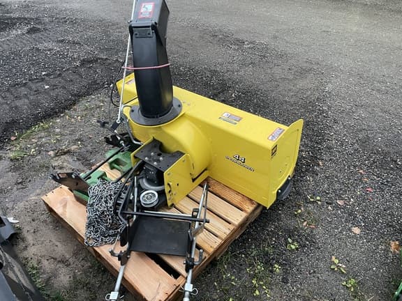 Image of John Deere 44" Snowblower equipment image 2
