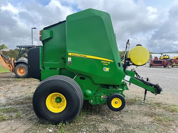 Image of John Deere 450M Silage equipment image 1