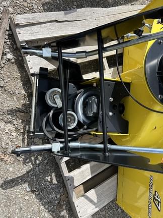 Image of John Deere 47" Snow Blower equipment image 3