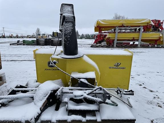Image of John Deere 47" Snow Blower equipment image 2