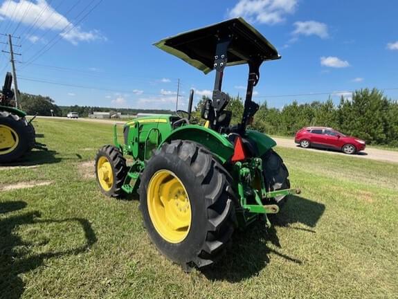 Image of John Deere 5045E equipment image 4