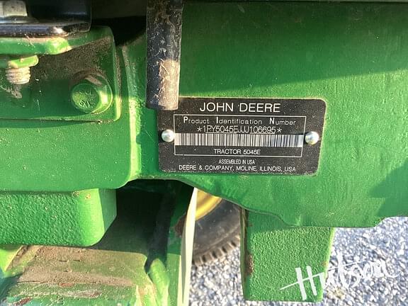Image of John Deere 5045E equipment image 3